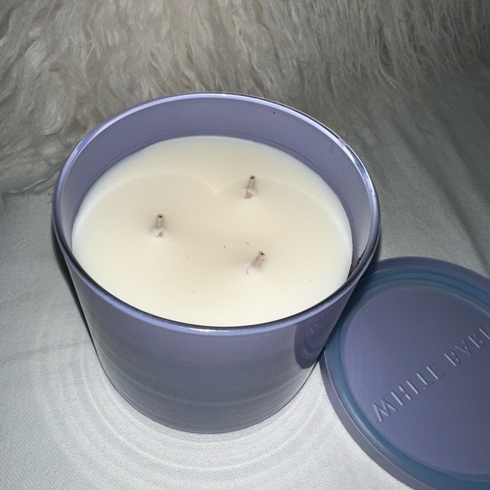 White Barn Lavender Bergamot Candle - Soft Lavender Jar - Picture 5 of 11